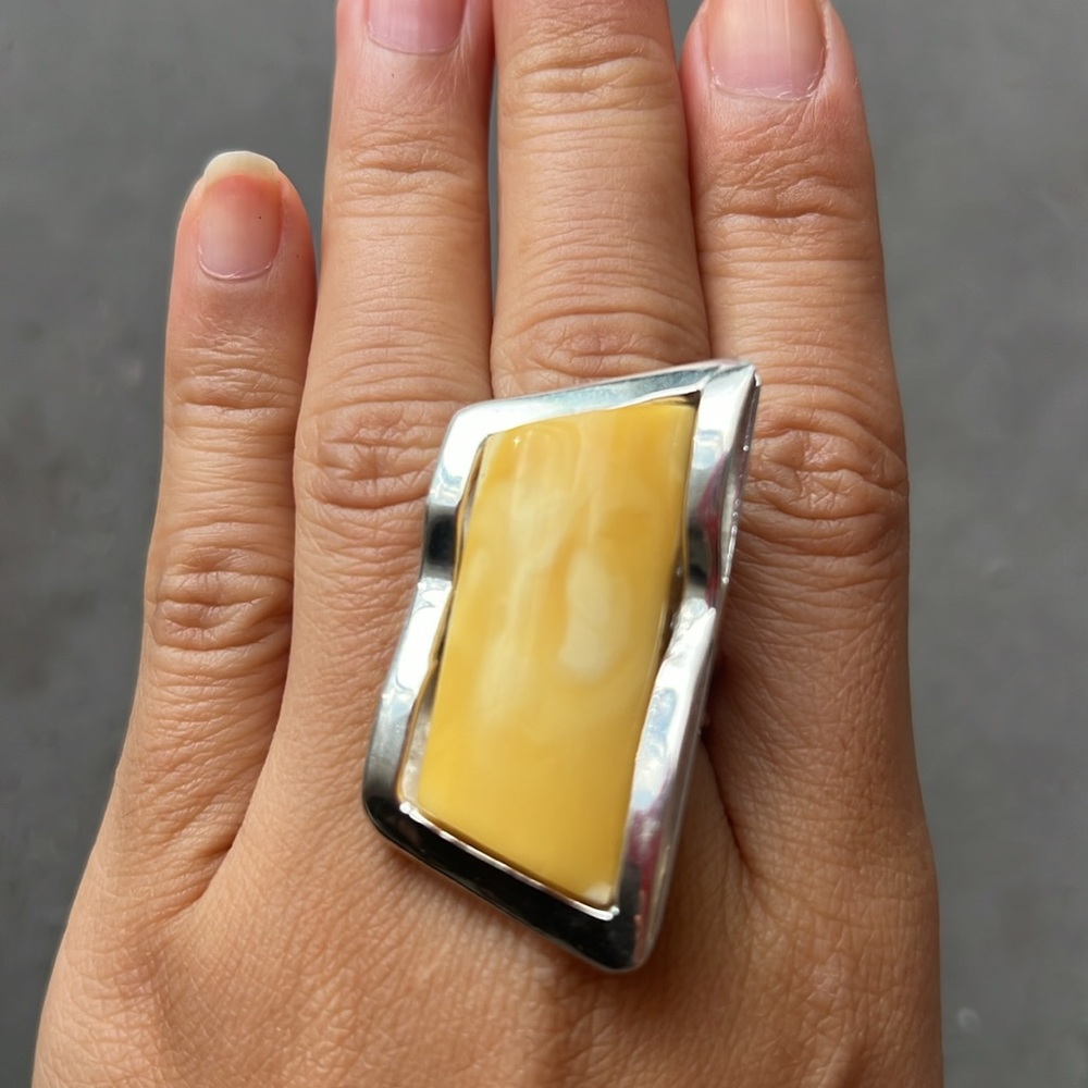 Massive yellow Amber Sterling Silver ring